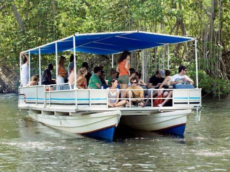 /Media/Attractions/Jtb-Black-River-Safari.Jpg